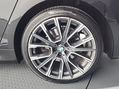 BMW 7 SERIES - 8