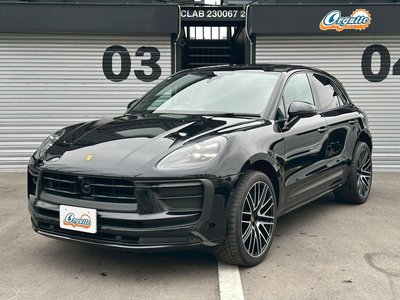 PORSCHE MACAN - 1