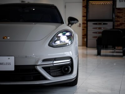 PORSCHE PANAMERA - 2