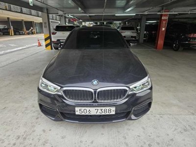 BMW 5 SERIES - 1