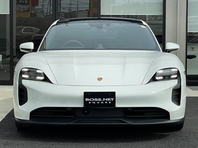 صورة 13 لـ 2023 Porsche TAYCAN