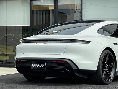 صورة 12 لـ 2023 Porsche TAYCAN