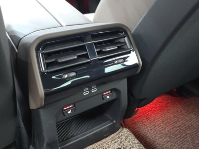2025 BMW 5 SERIES — миниатюра 23