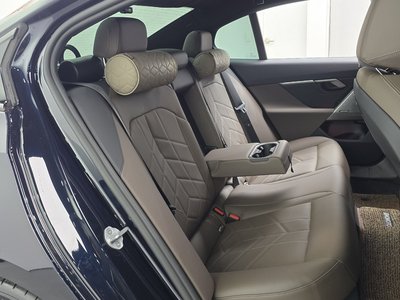 2025 BMW 5 SERIES — миниатюра 17