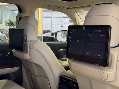 TOYOTA LAND CRUISER 300 - 3