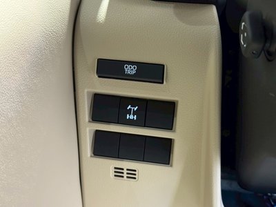 TOYOTA LAND CRUISER 300 - 5