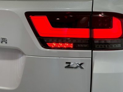 TOYOTA LAND CRUISER 300 - 8