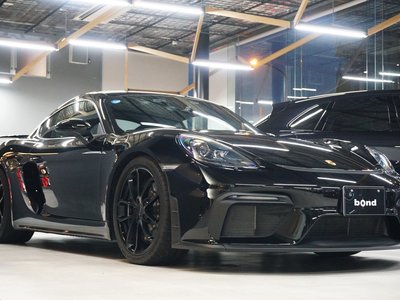 2023 Porsche 718 photo 2