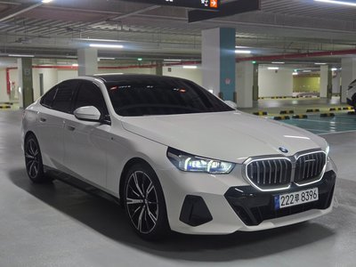 BMW 5 SERIES