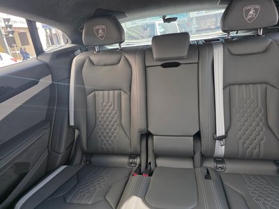 LAMBORGHINI URUS - 8