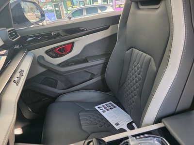 LAMBORGHINI URUS - 9