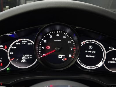 PORSCHE CAYENNE - 8