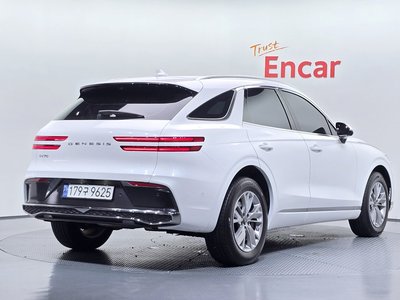 صورة 3 لـ 2024 Genesis GV70