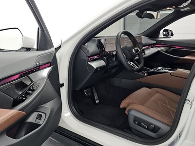 2025 BMW 5 SERIES 缩略图 13