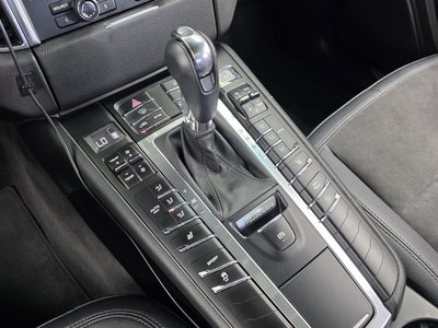 PORSCHE MACAN - 9