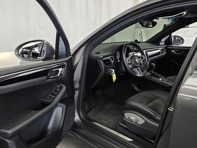 PORSCHE MACAN - 10