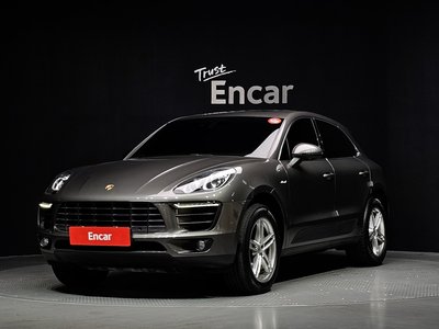 PORSCHE MACAN - 1