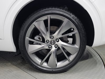 صورة 8 لـ 2023 Genesis GV70