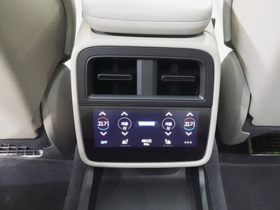 صورة مصغرة 11 لـ 2023 Porsche TAYCAN