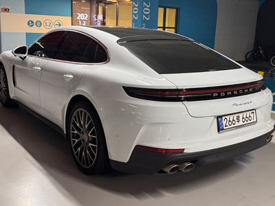 PORSCHE PANAMERA - 3