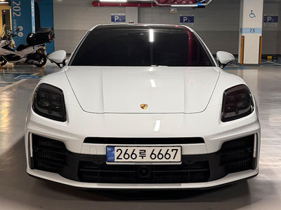 PORSCHE PANAMERA - 1