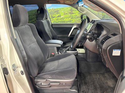 TOYOTA LAND CRUISER PRADO - 8