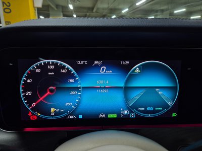 MERCEDES-BENZ E-CLASS - 8