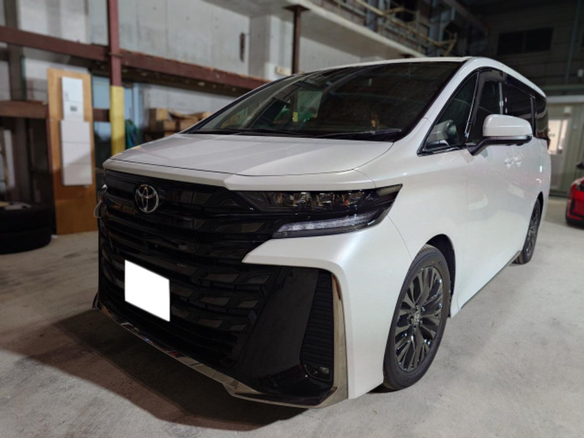 TOYOTA VELLFIRE - View 1