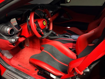 FERRARI 812 - 6