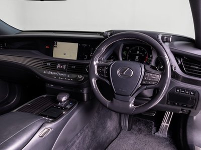 2018 Lexus LS thumbnail 38
