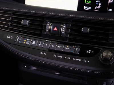 2018 Lexus LS thumbnail 51