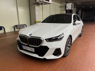 BMW 5 SERIES - 4