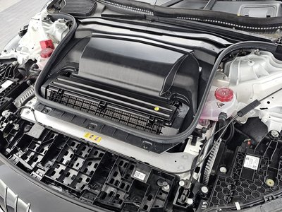 MERCEDES-BENZ EQE - 7