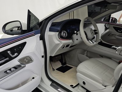 MERCEDES-BENZ EQE - 10