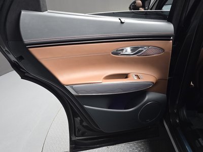 2023 Genesis GV70 — миниатюра 15