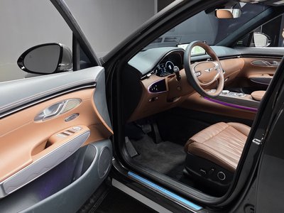 2023 Genesis GV70 — миниатюра 13