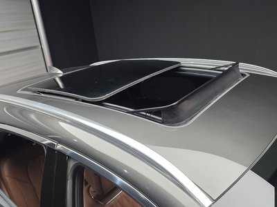 2023 Genesis GV70 — миниатюра 28