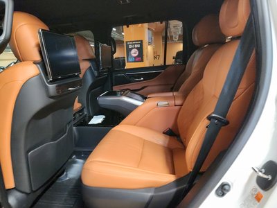 صورة 5 لـ 2025 Lexus LX