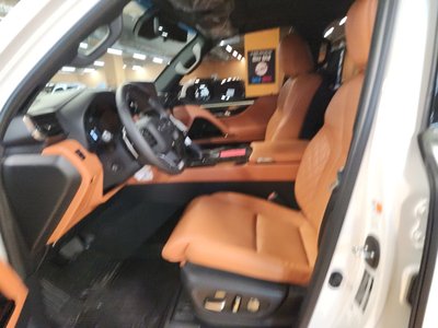 صورة 9 لـ 2025 Lexus LX