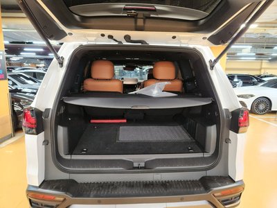 صورة 7 لـ 2025 Lexus LX