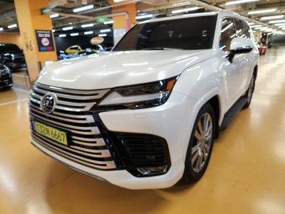 صورة 3 لـ 2025 Lexus LX