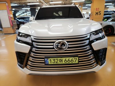 صورة 1 لـ 2025 Lexus LX
