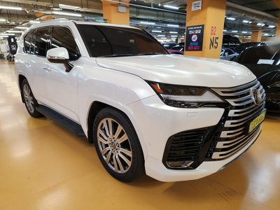 صورة 2 لـ 2025 Lexus LX