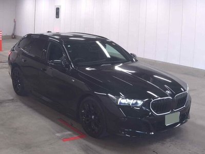BMW 5 SERIES - 1