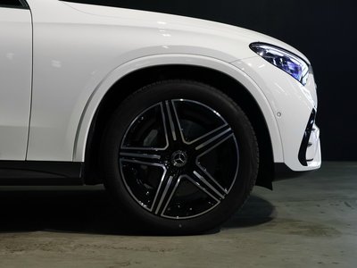 2025 Mercedes-BENZ GLC thumbnail 44