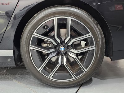 BMW 7 SERIES - 8