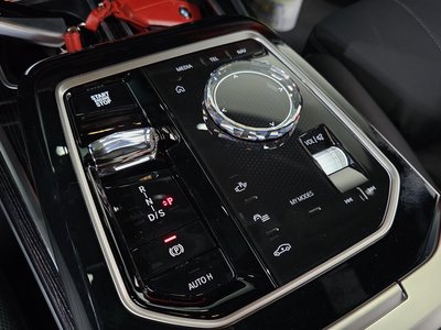 2025 BMW 7 SERIES — миниатюра 12