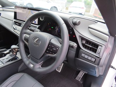 2024 Lexus ES — миниатюра 60