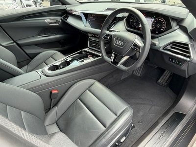 2025 AUDI E-TRON GT QUATTRO 缩略图 17