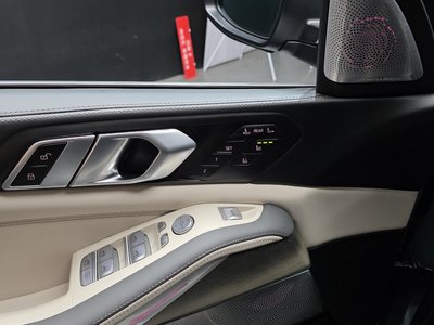 2023 BMW X7 thumbnail 30